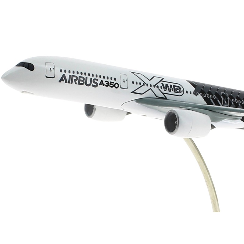 Maquette A350 XWB livrée carbone échelle 1:400