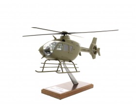 Modell H135M geliefert militärischen khaki Maßstab 1: 32