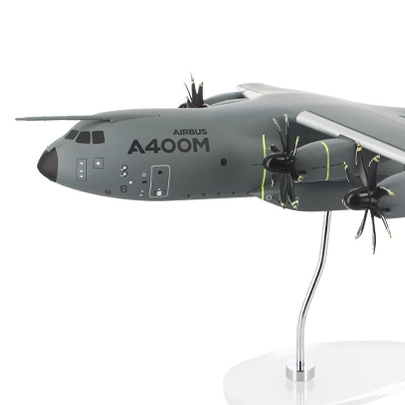 Executive A400M 1:100 modell