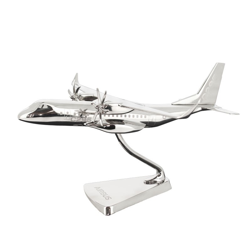 Maqueta metálica C295