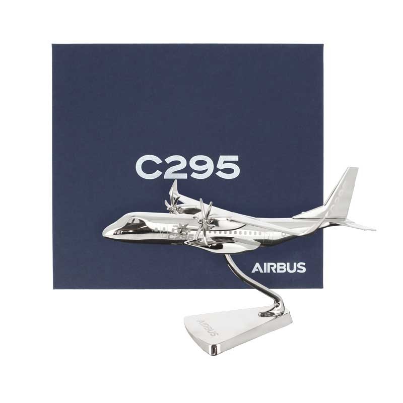 Maqueta metálica C295