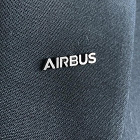 Pins metal Airbus
